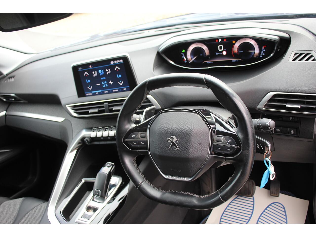 Peugeot 3008 view 13