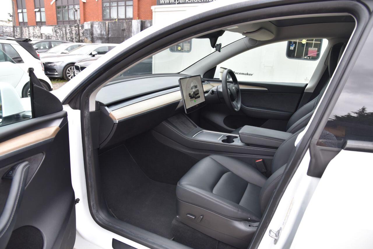 Tesla Model Y view 26
