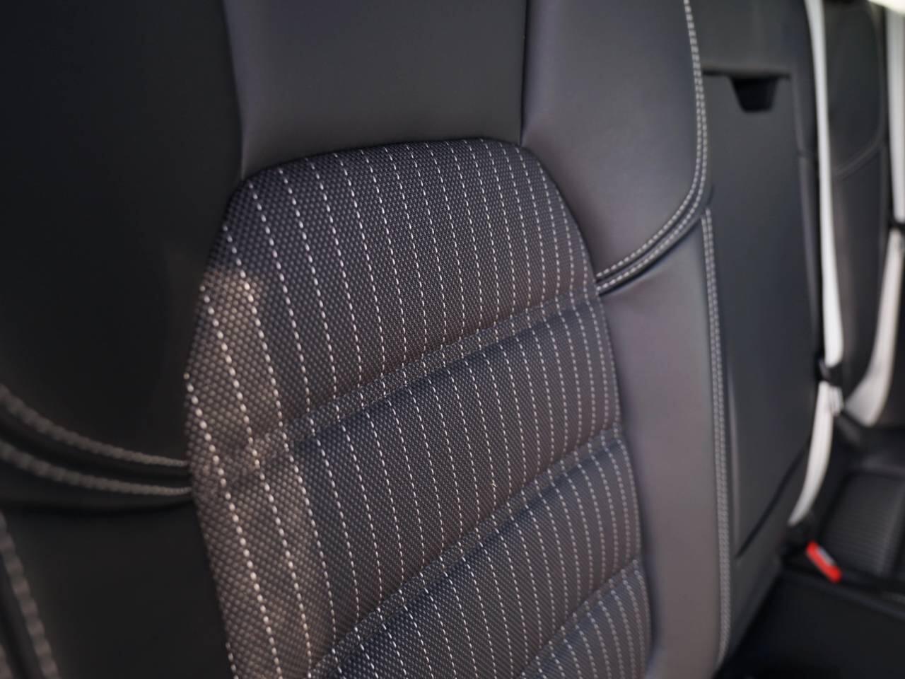 Porsche Macan view 14