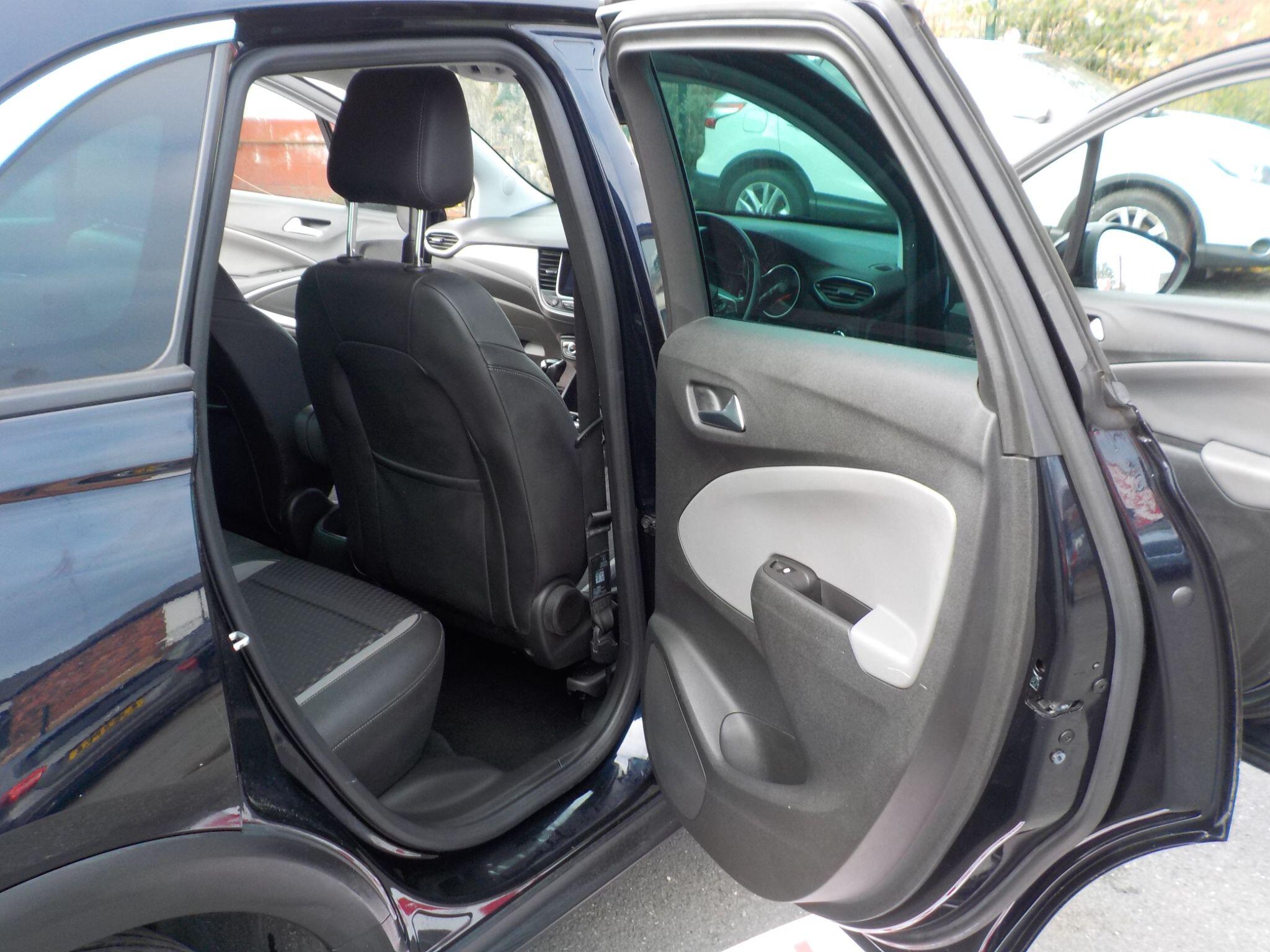 Vauxhall Crossland X 1.5 Turbo D ecoTEC Tech Line Nav Euro 6 (s/s) 5dr