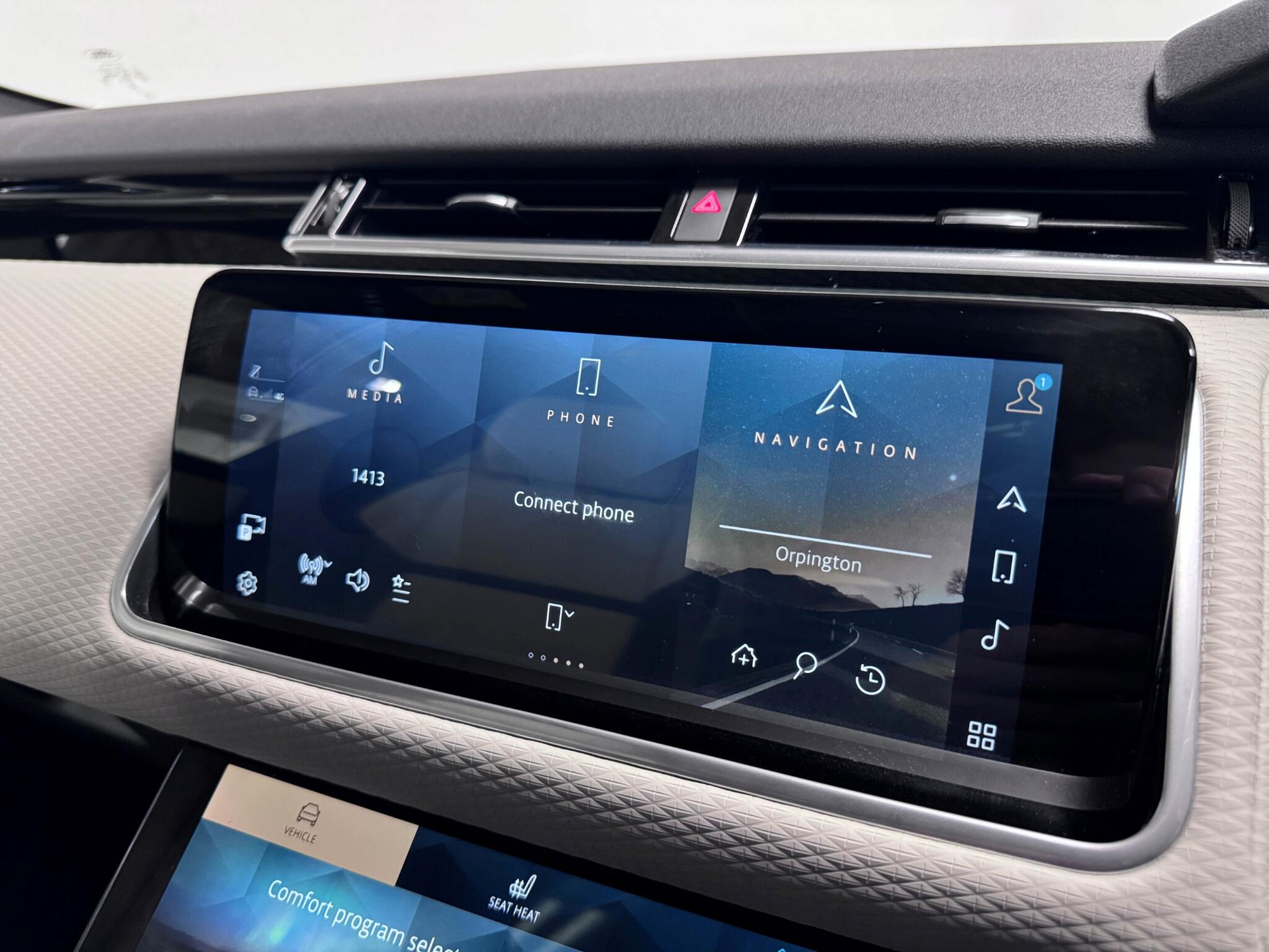 Land Rover Range Rover Velar view 42