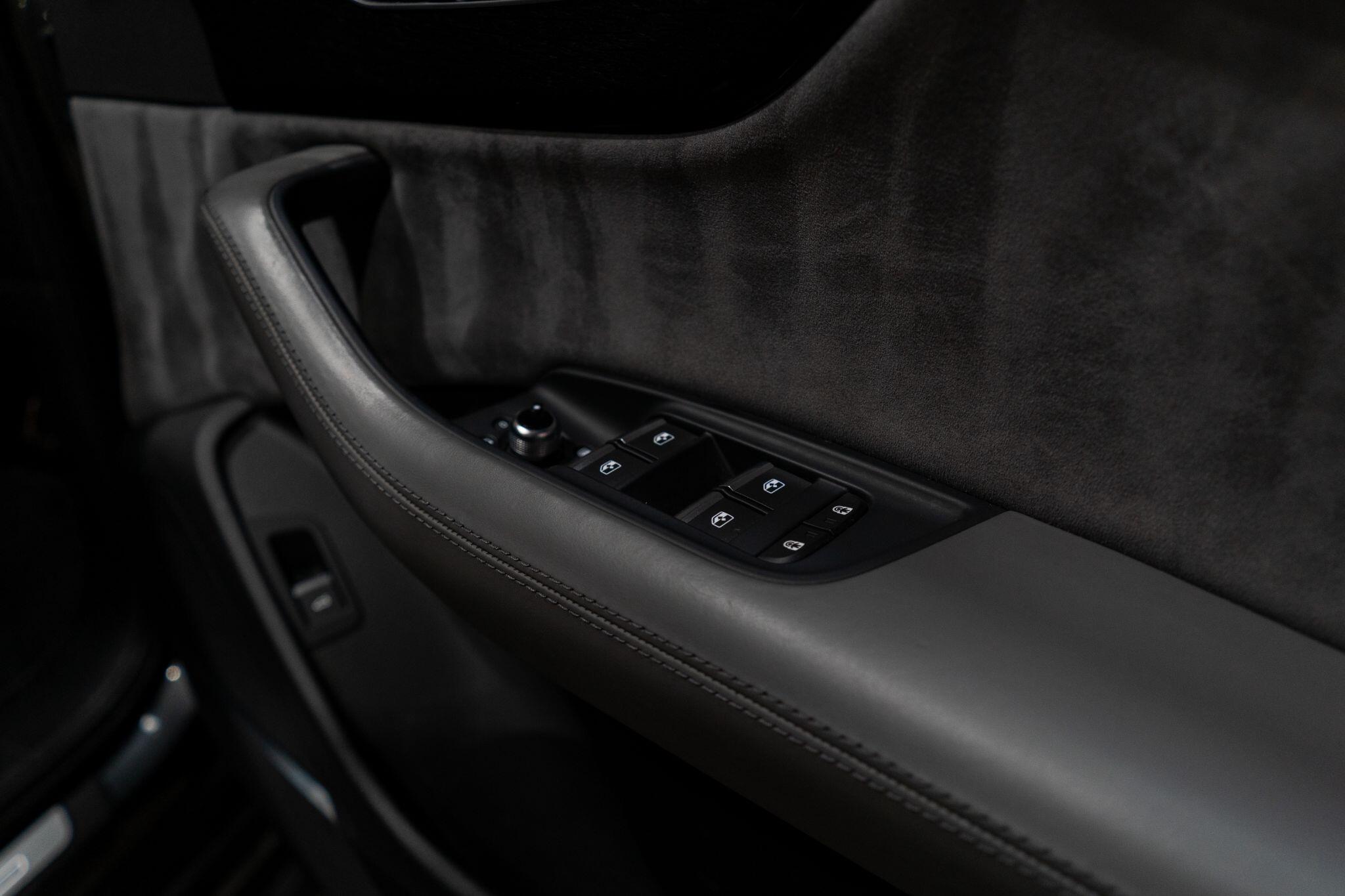 Audi Q7 view 24