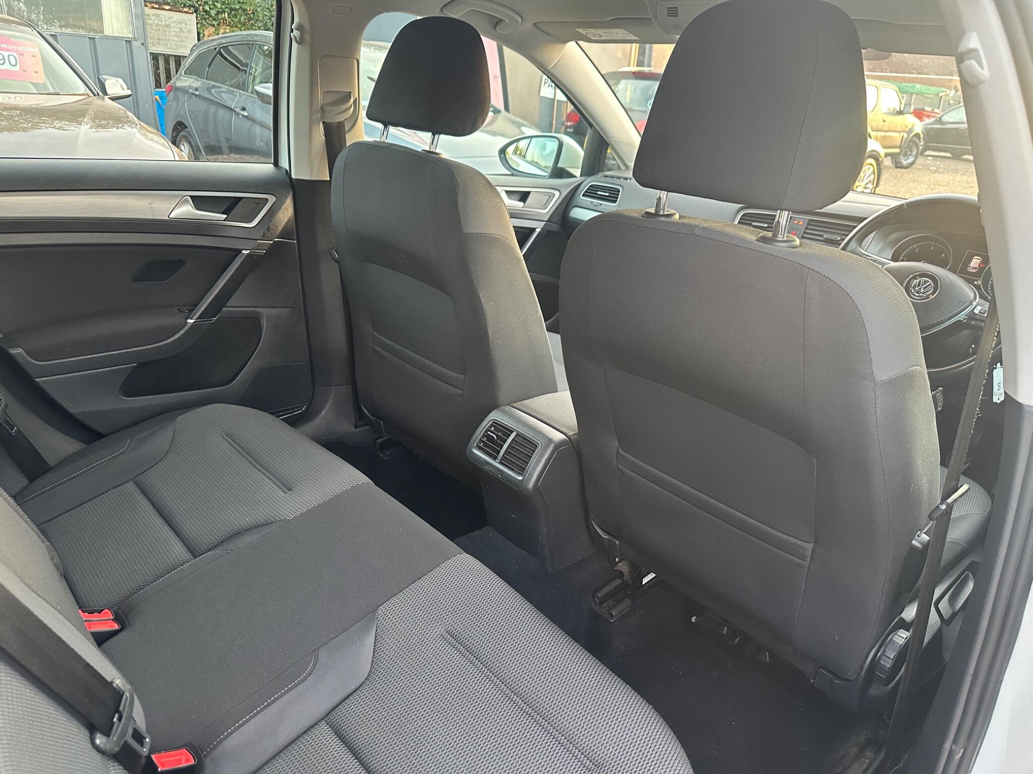 Volkswagen Golf view 26