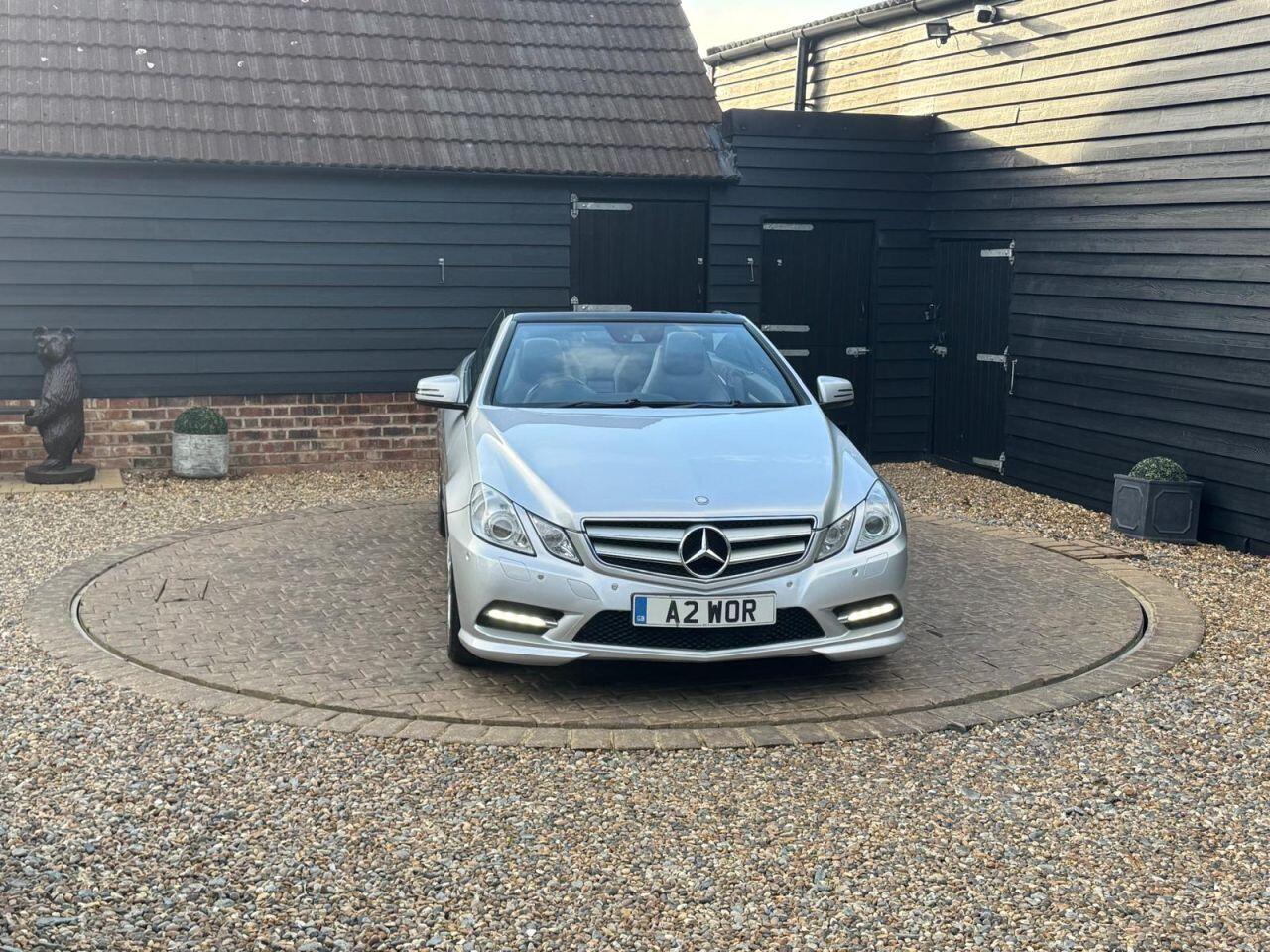 Mercedes-Benz E Class view 4