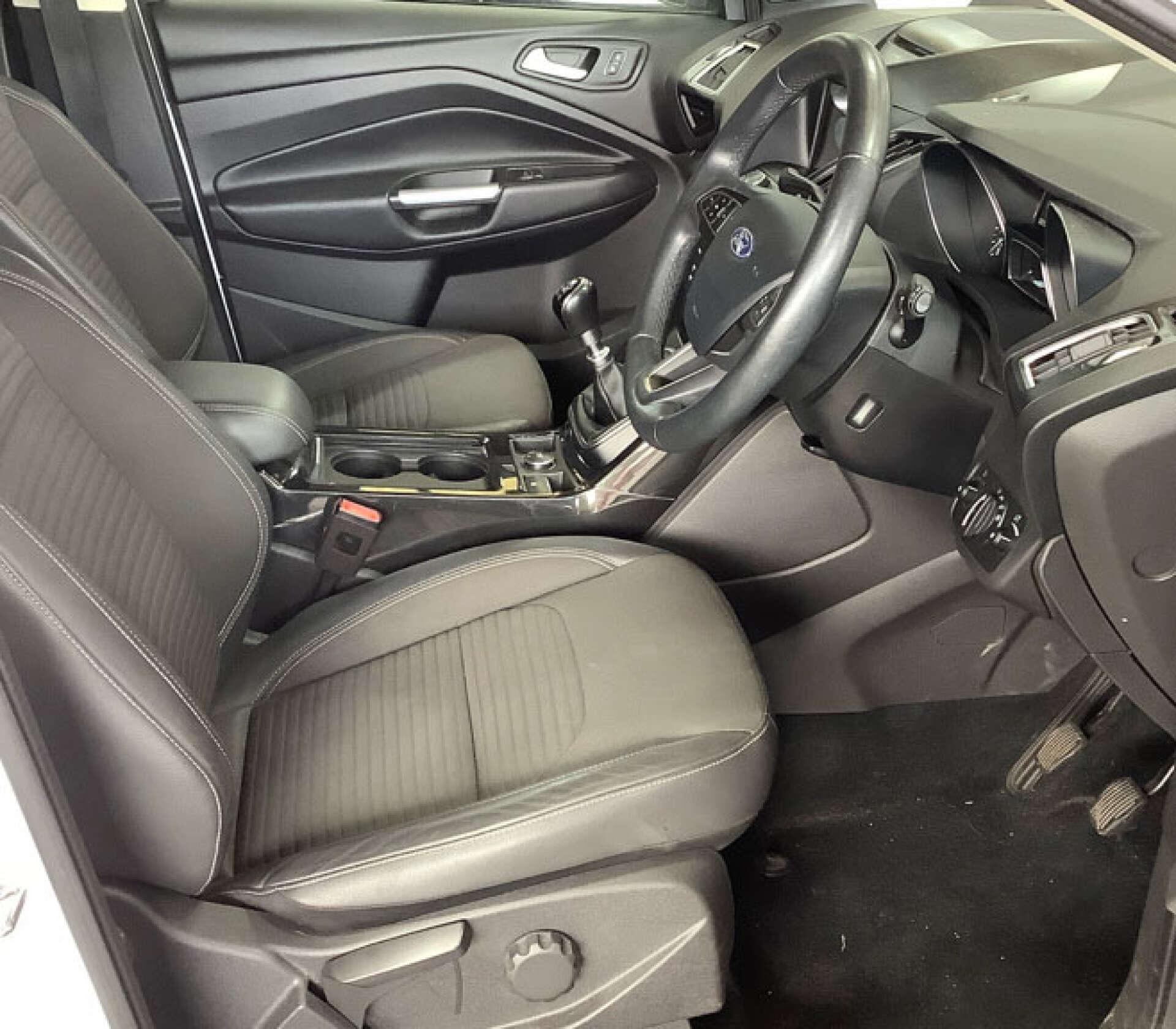 Ford Kuga view 4
