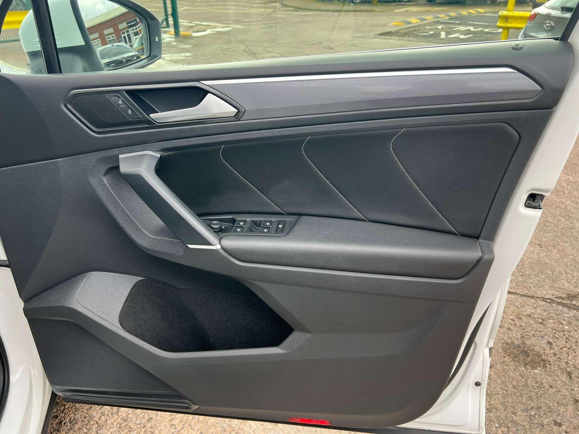 Volkswagen Tiguan view 43