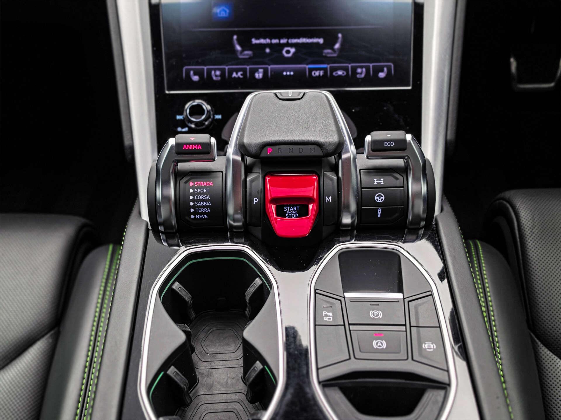Lamborghini Urus view 47