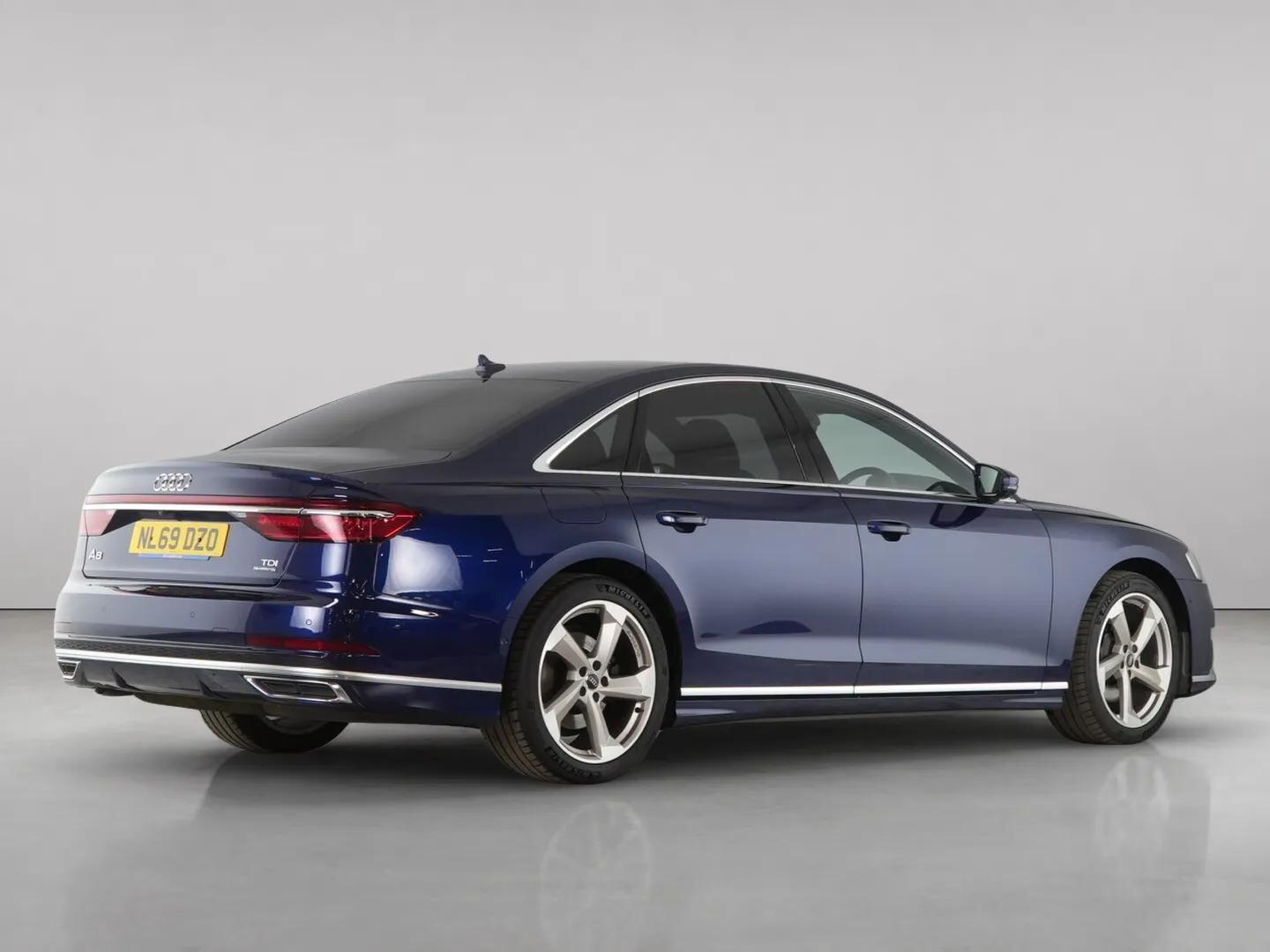 Audi A8 view 8