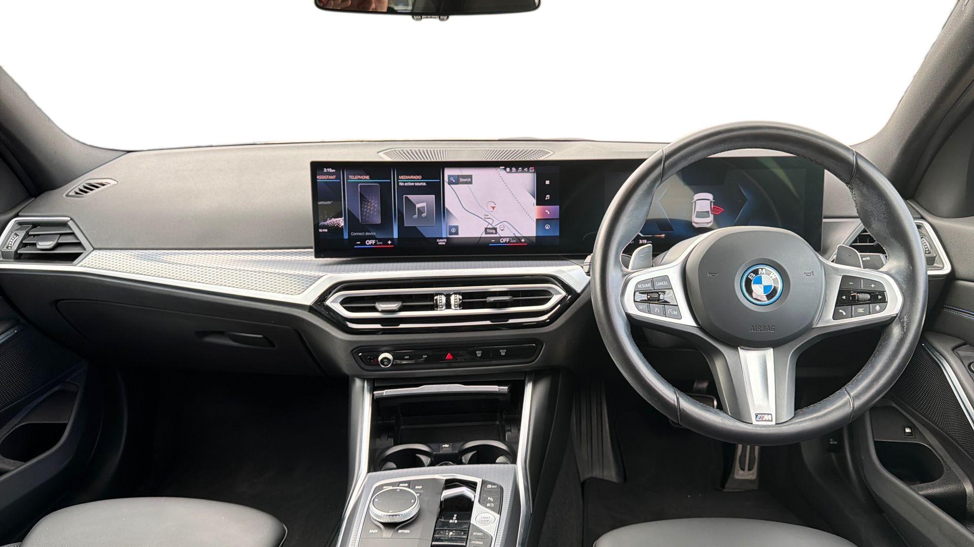 BMW 3 Series view 4