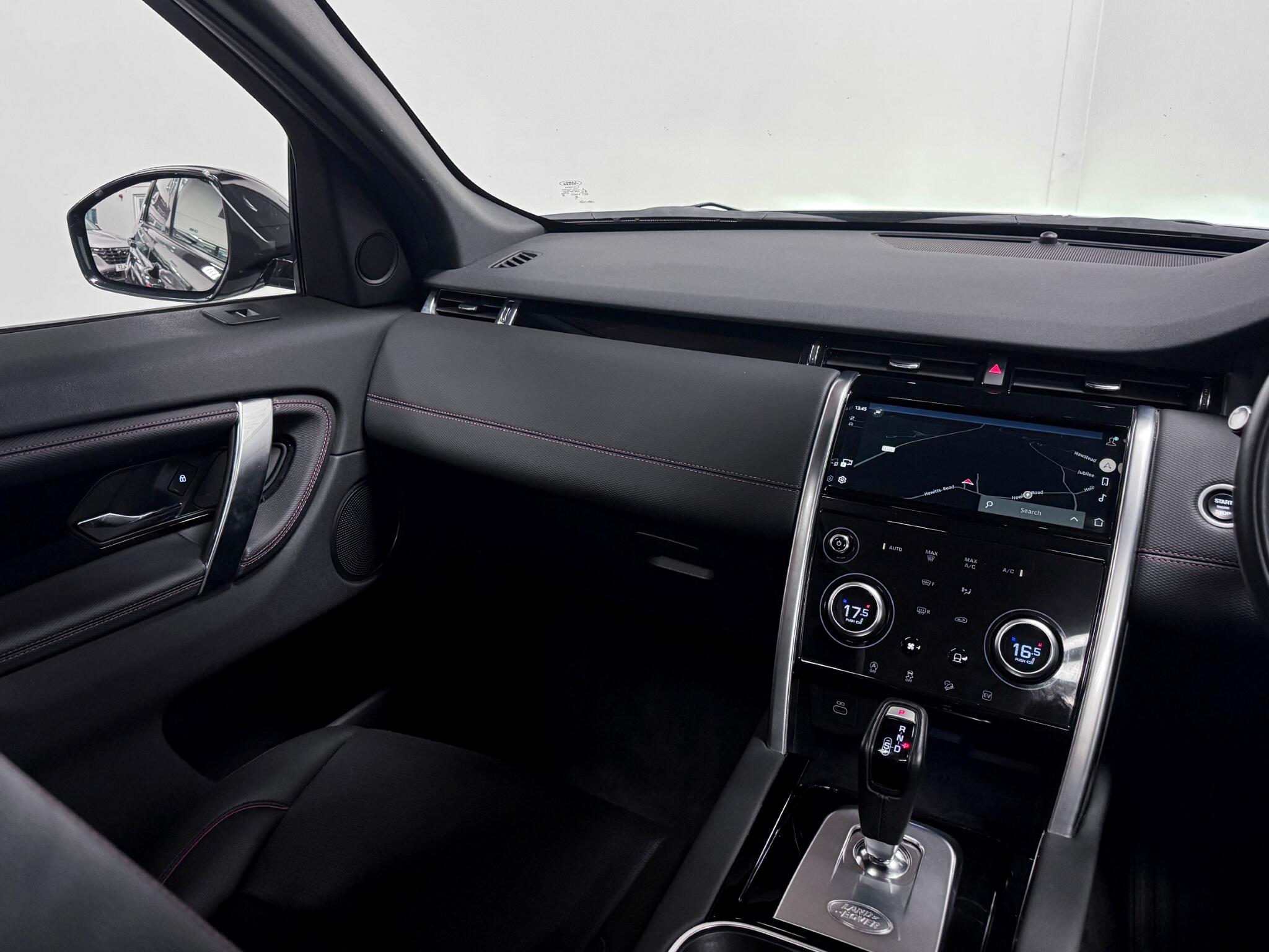 Land Rover Discovery Sport view 19