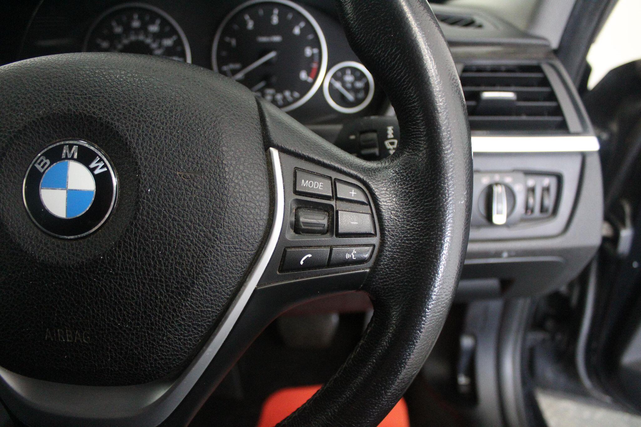 BMW 3 Series view 43