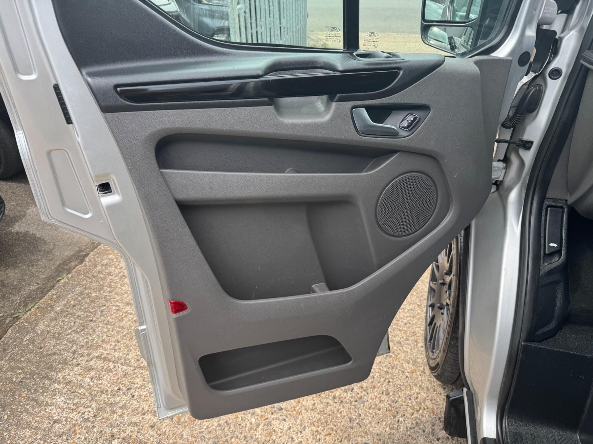 Ford Transit Custom view 48