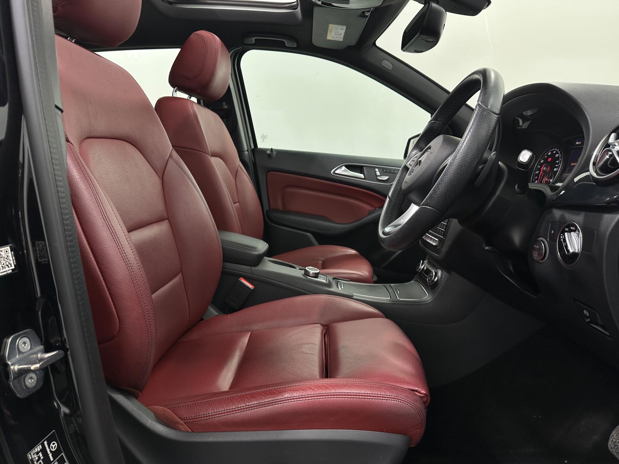 Mercedes-Benz B Class view 33