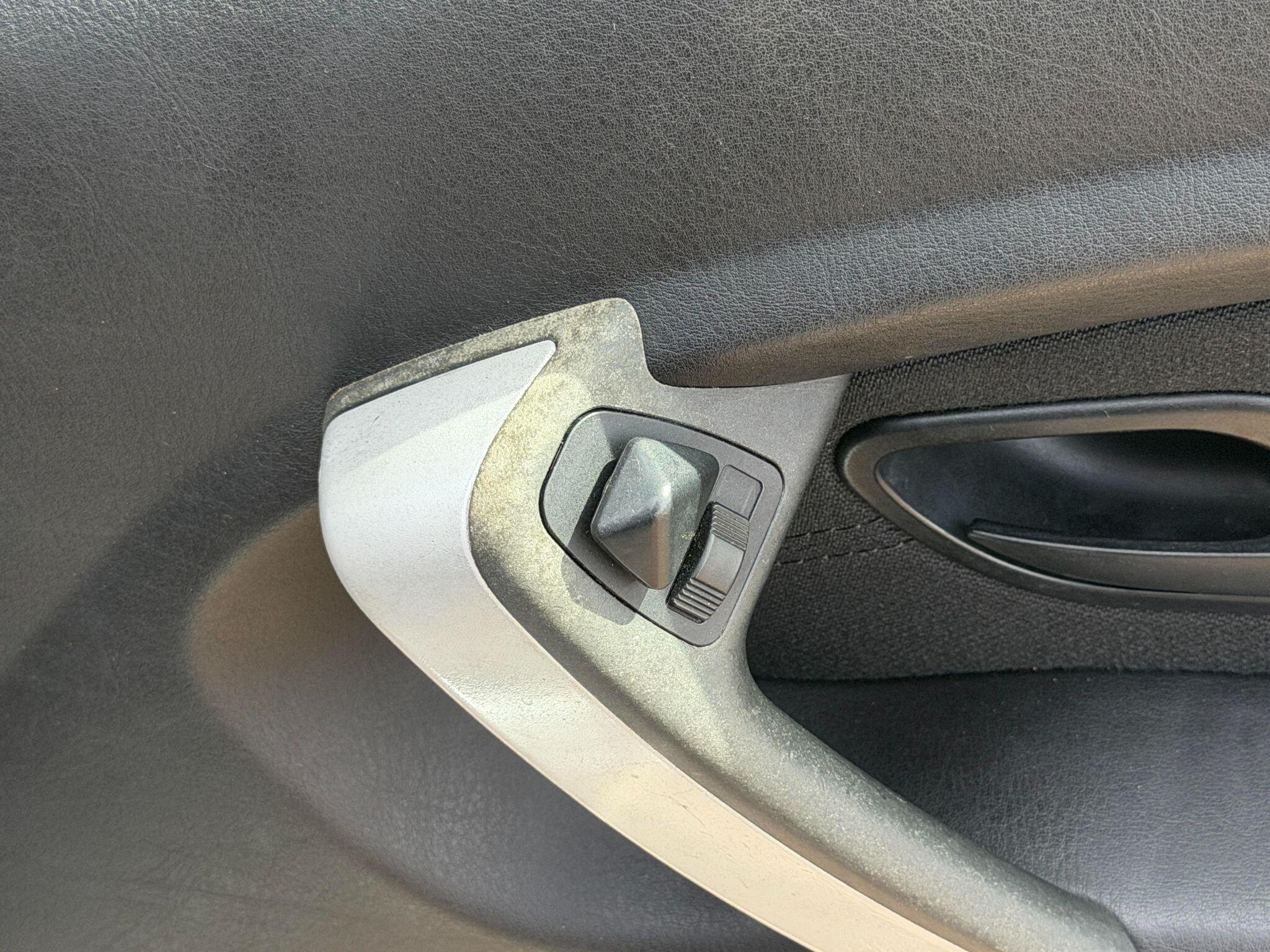 BMW 3 Series view 27