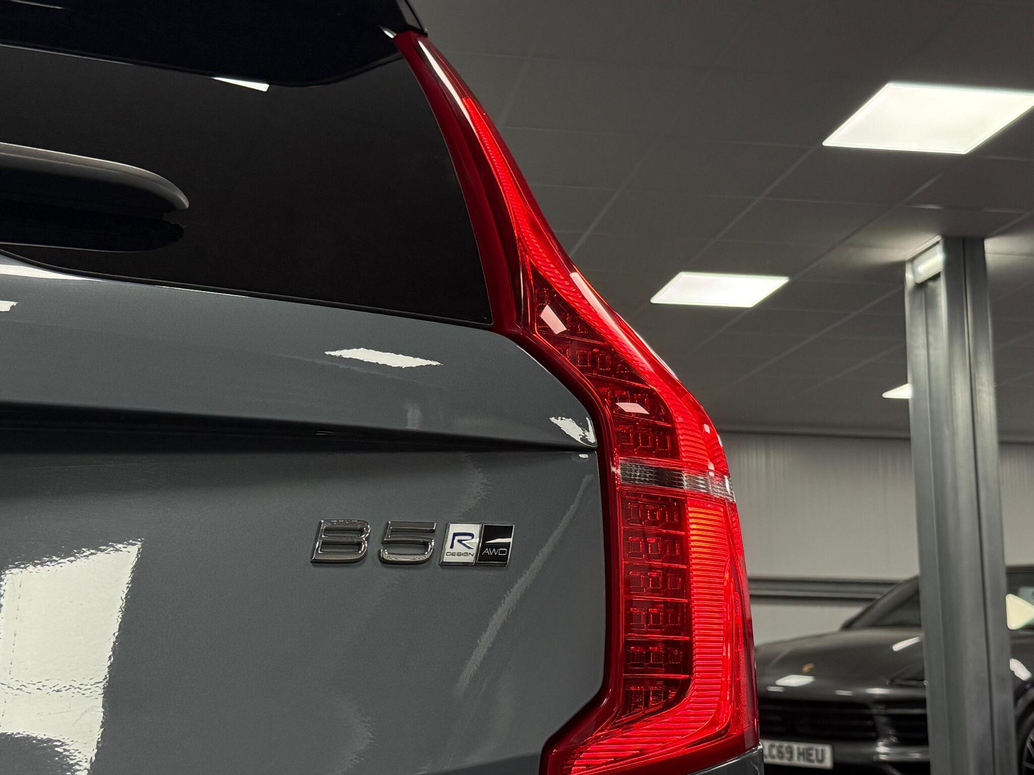 Volvo XC90 view 37