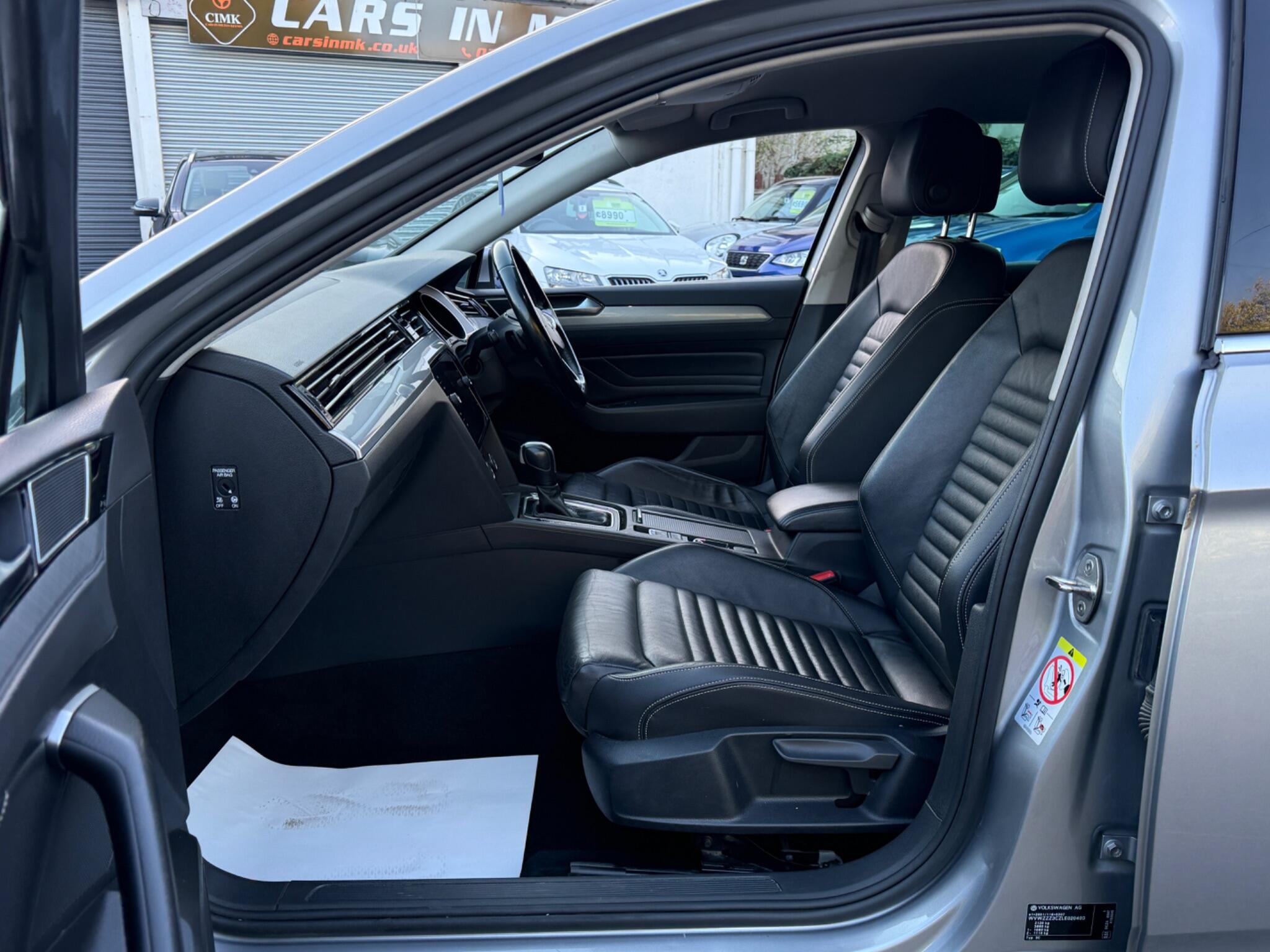 Volkswagen Passat - Image 46