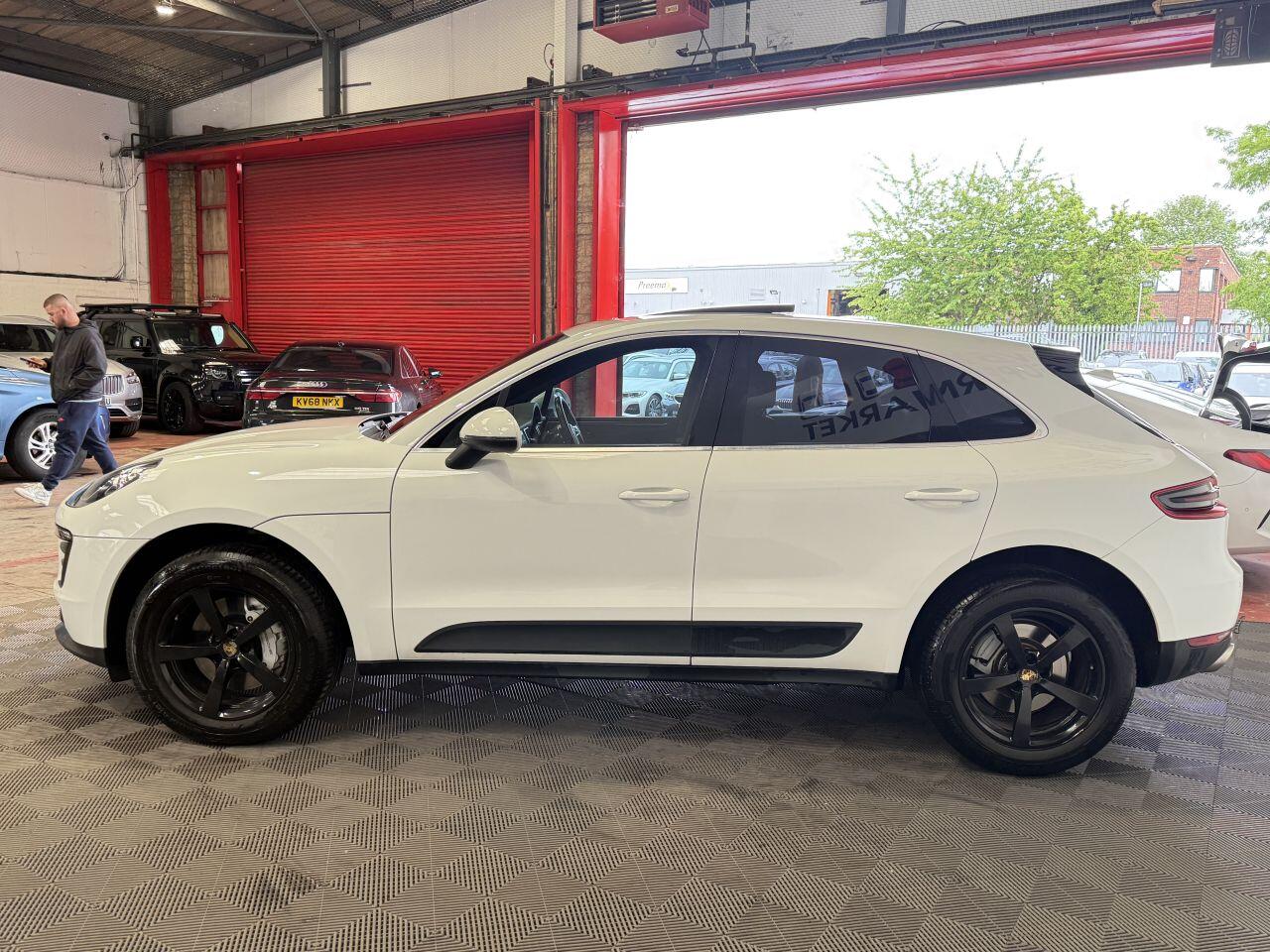 Porsche Macan view 6
