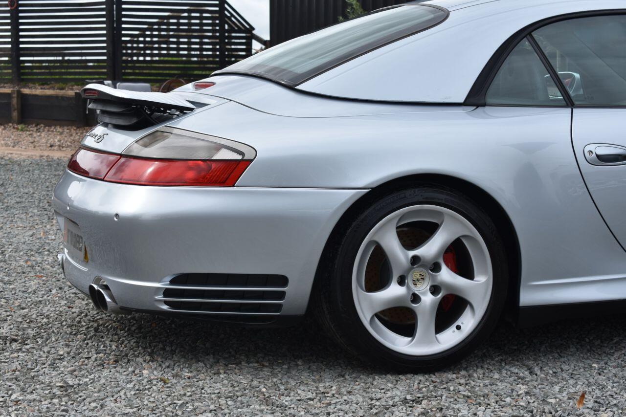 Porsche 911 view 29