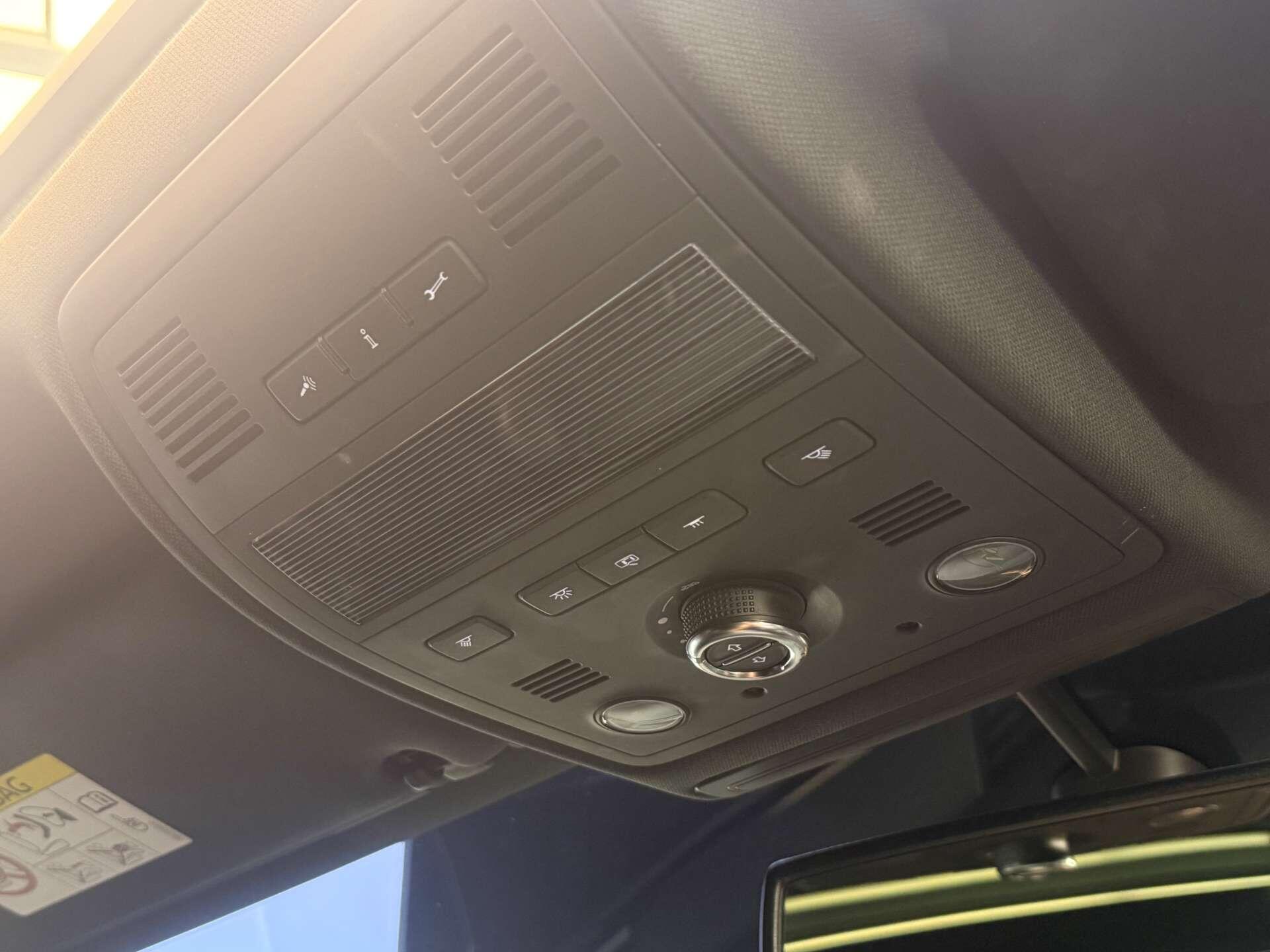 Volkswagen Touareg view 33