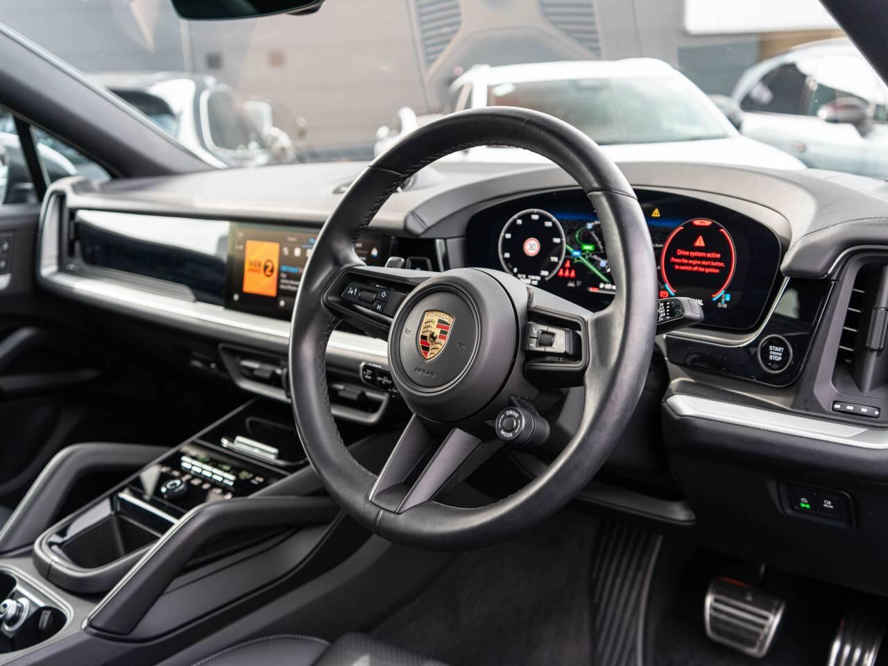 Porsche Cayenne view 4