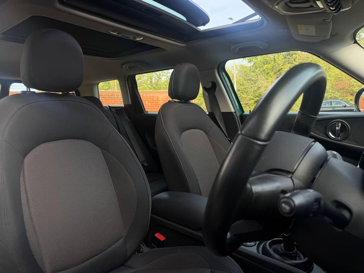 MINI Clubman view 11