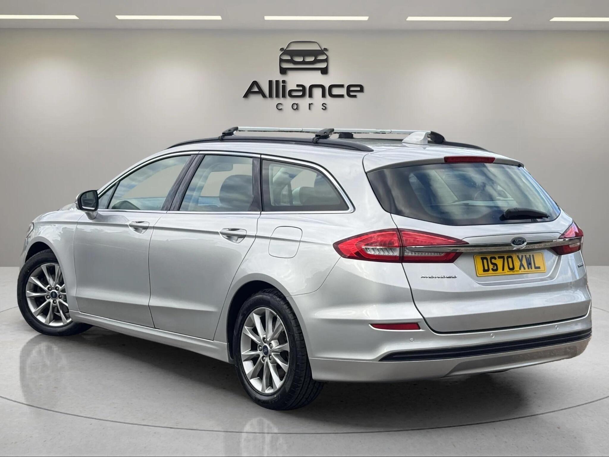 Ford Mondeo view 19