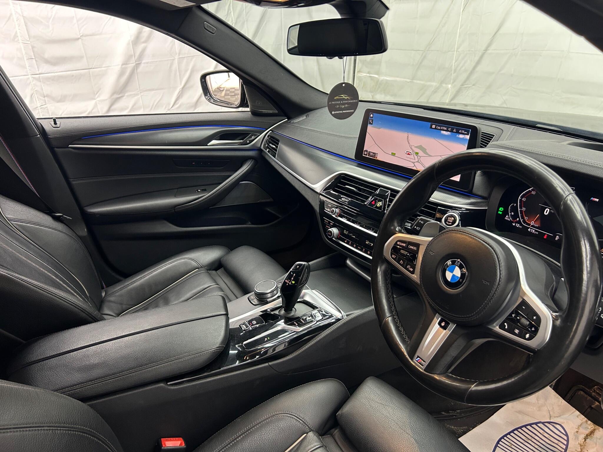 BMW 5 Series view 18