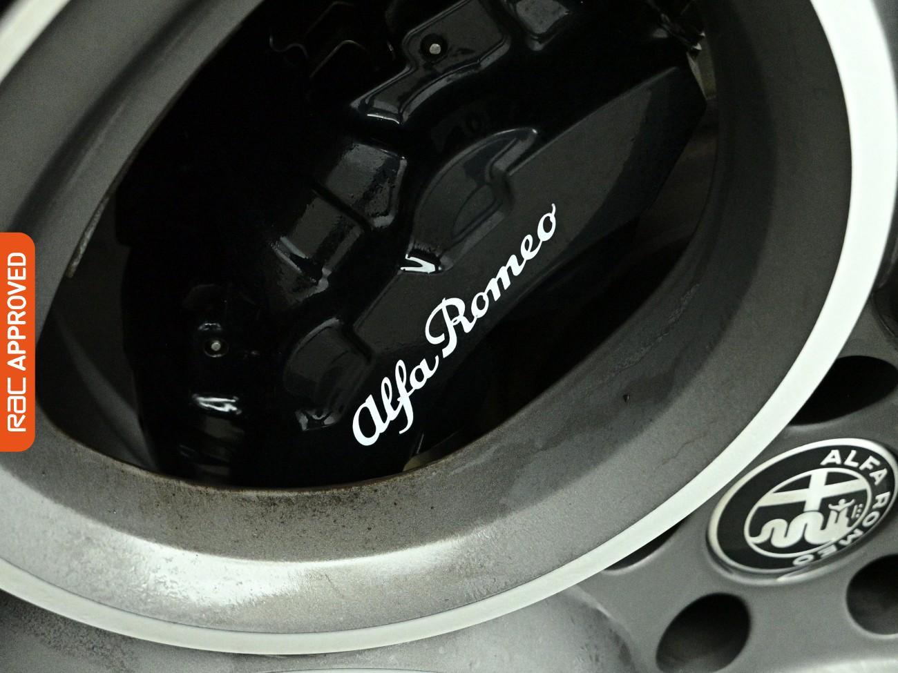 Alfa Romeo Stelvio view 35