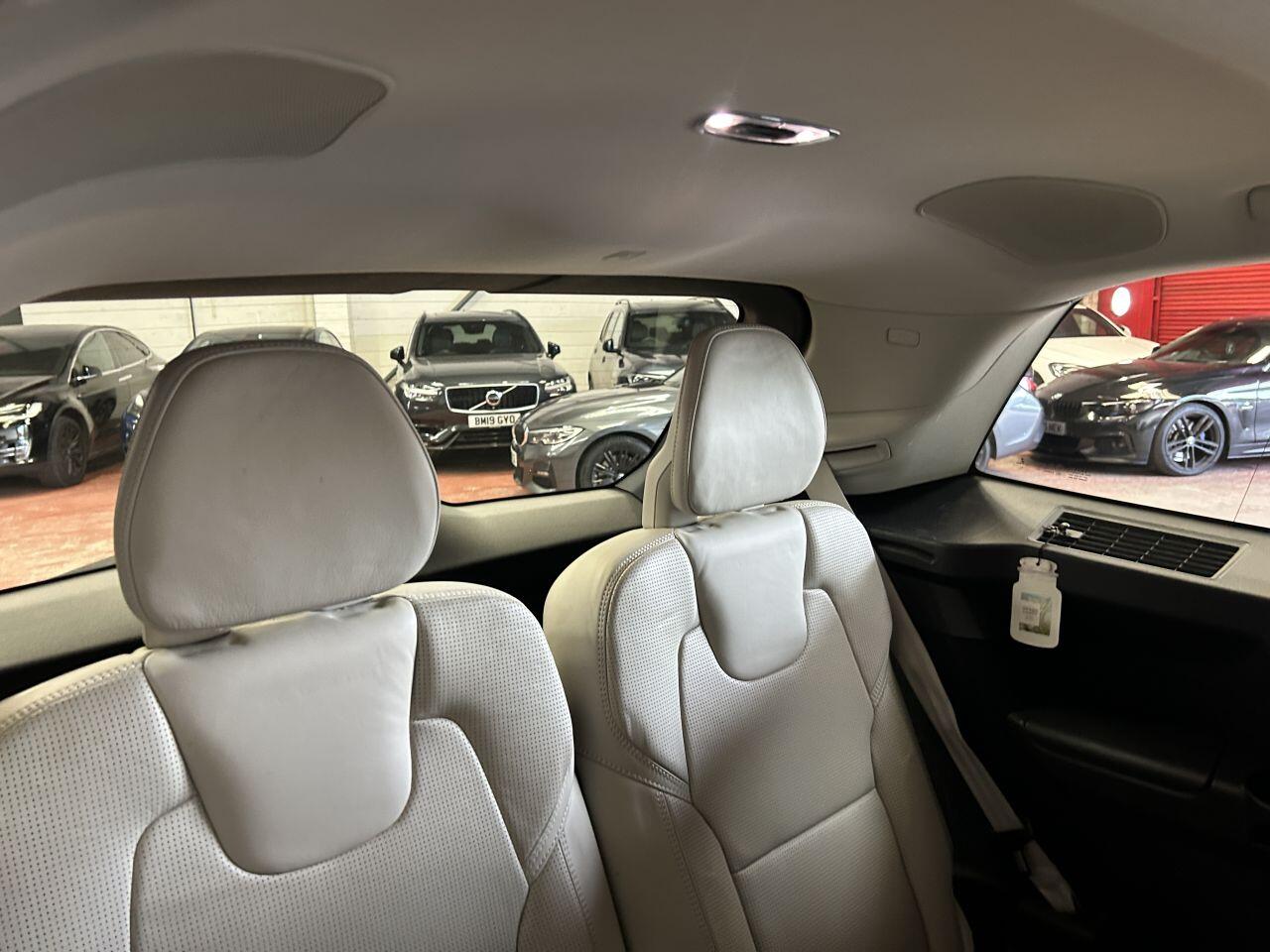 Volvo XC90 view 31
