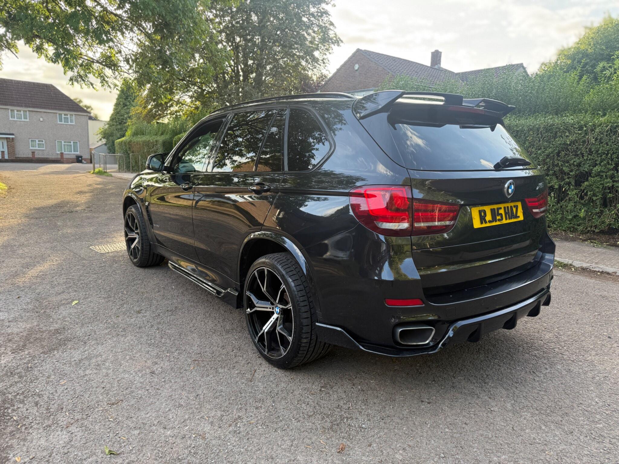 BMW X5 view 4