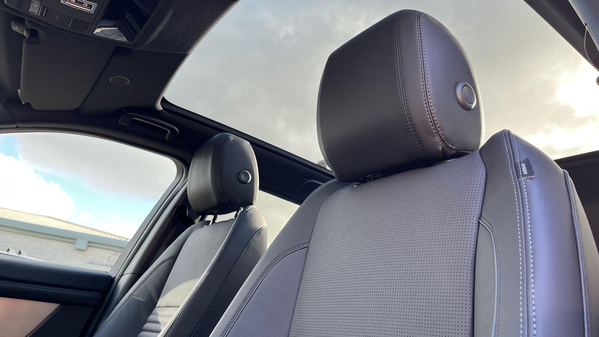 Land Rover Discovery Sport view 24