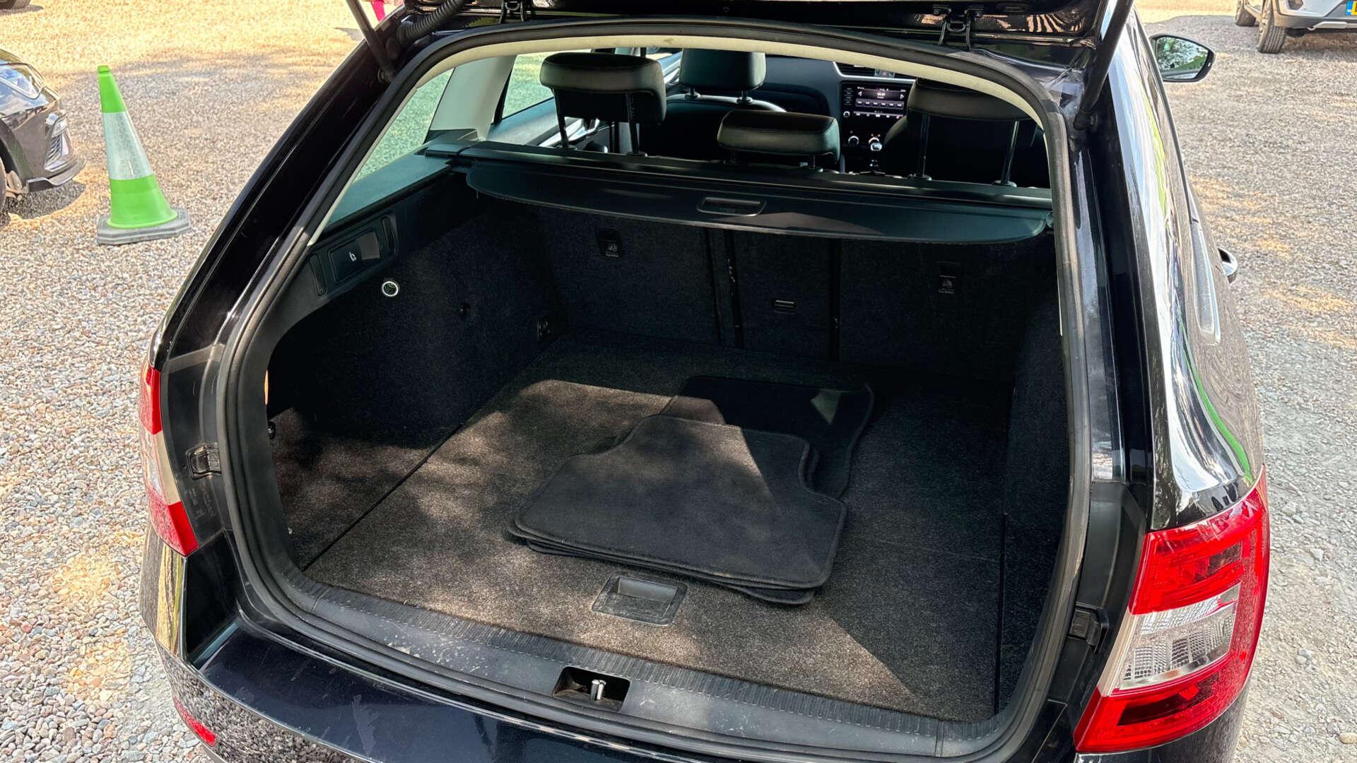 Skoda Octavia view 44