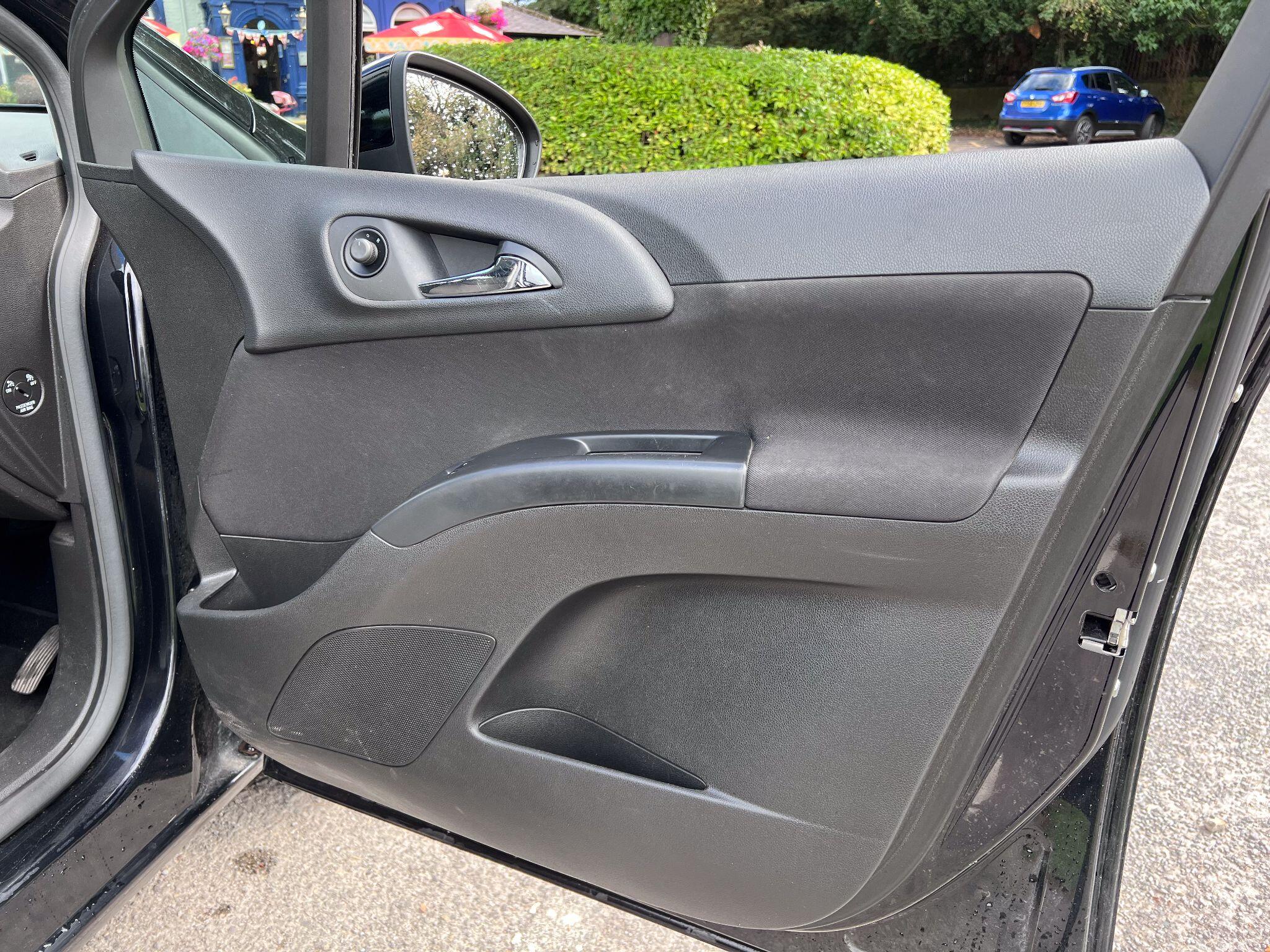 Vauxhall Meriva view 30