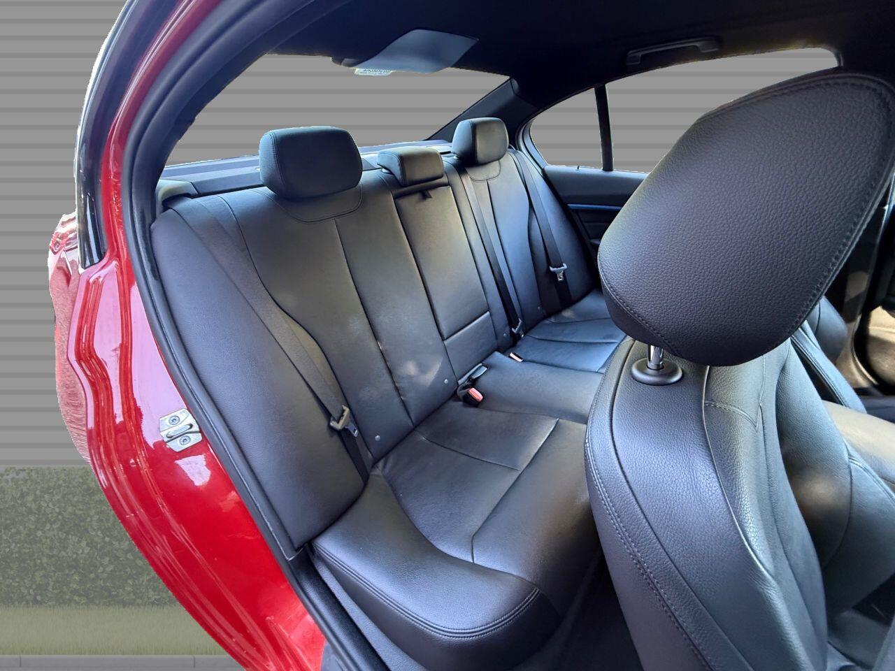 BMW 3 Series view 20