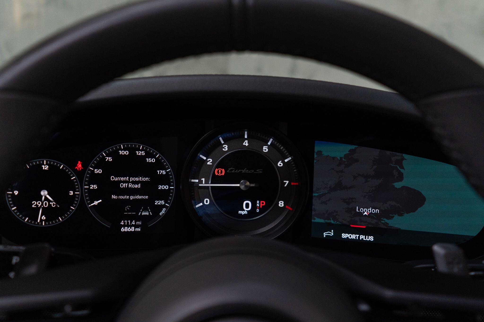 Porsche 911 view 34