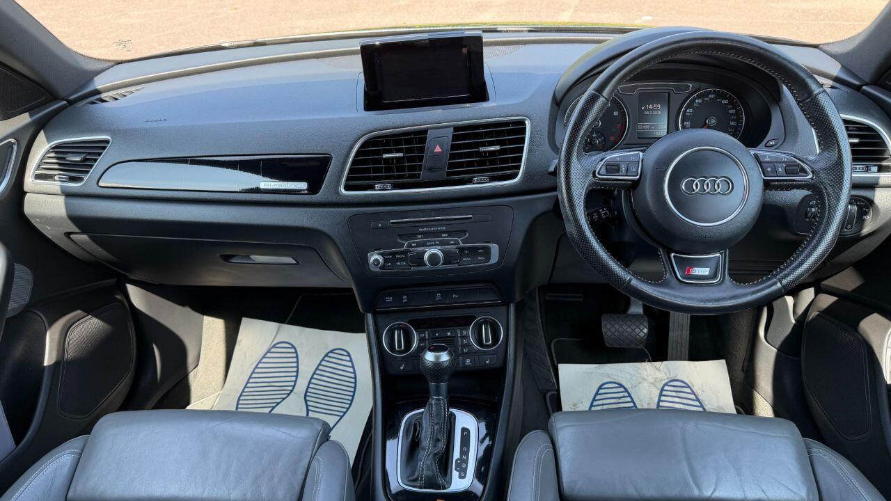 Audi Audi Q3 view 13