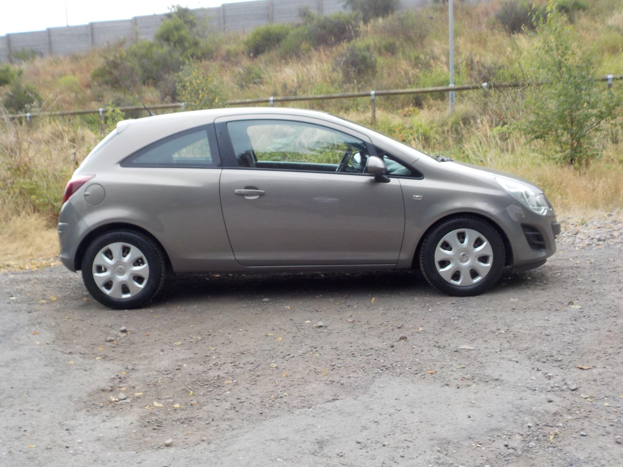 Vauxhall Corsa 1.2i ecoFLEX 16V Exclusiv Euro 5 (s/s) 3dr (A/C)