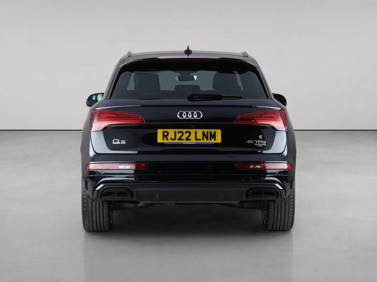 Audi Q5 view 7