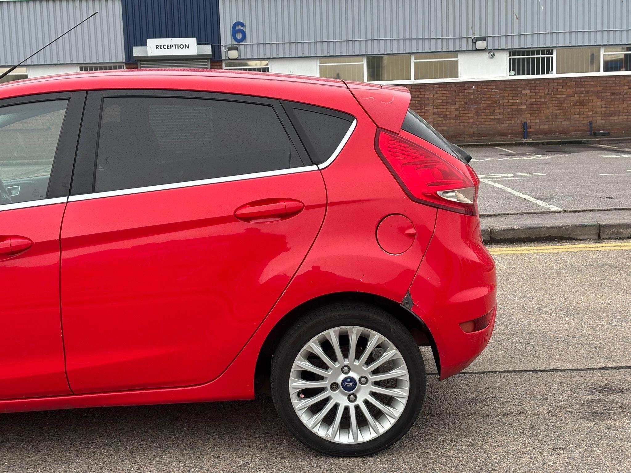 Ford Fiesta view 38