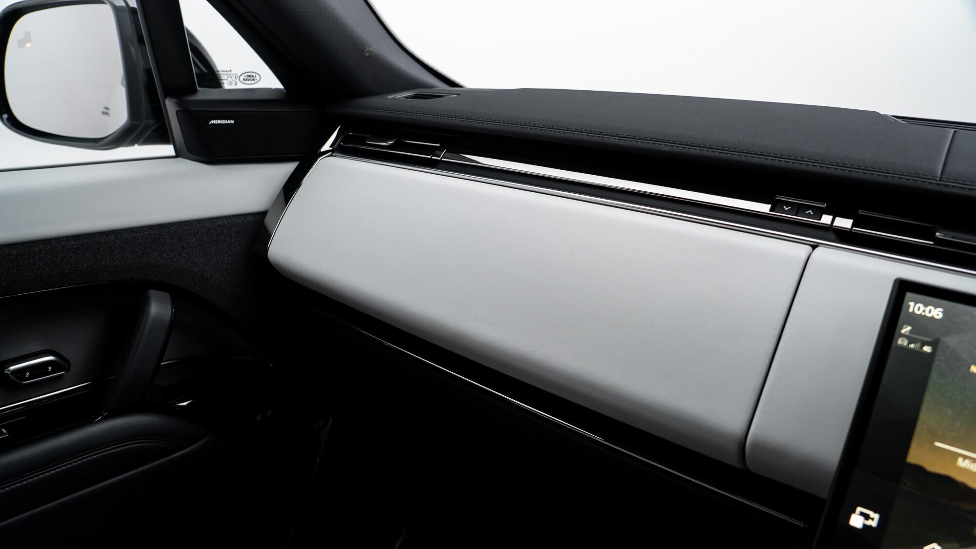 Land Rover Range Rover Sport view 43
