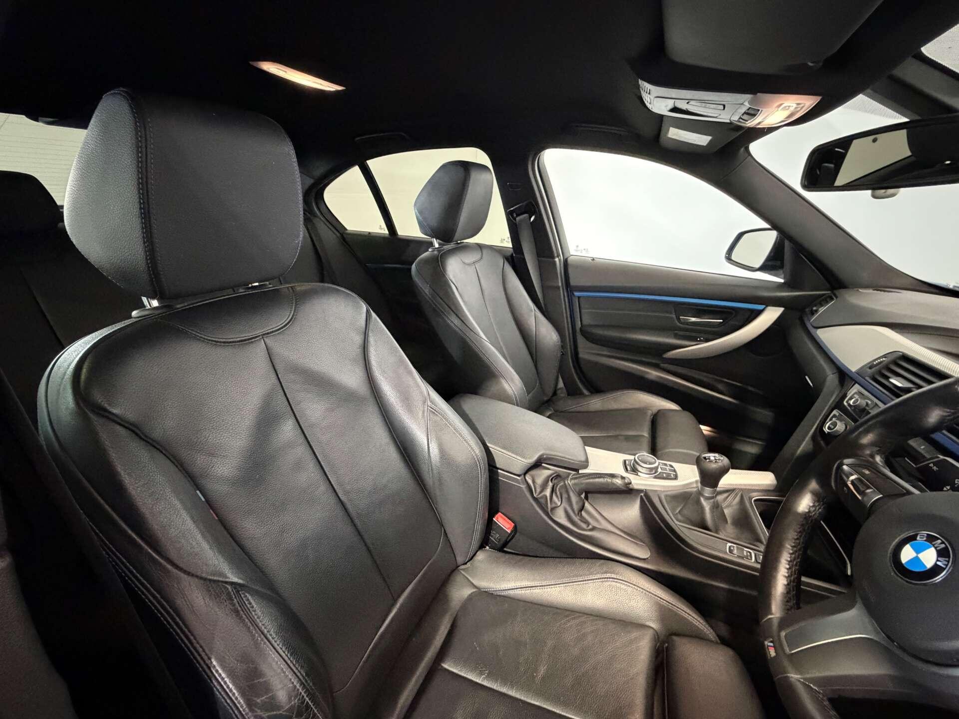 BMW 3 Series view 20