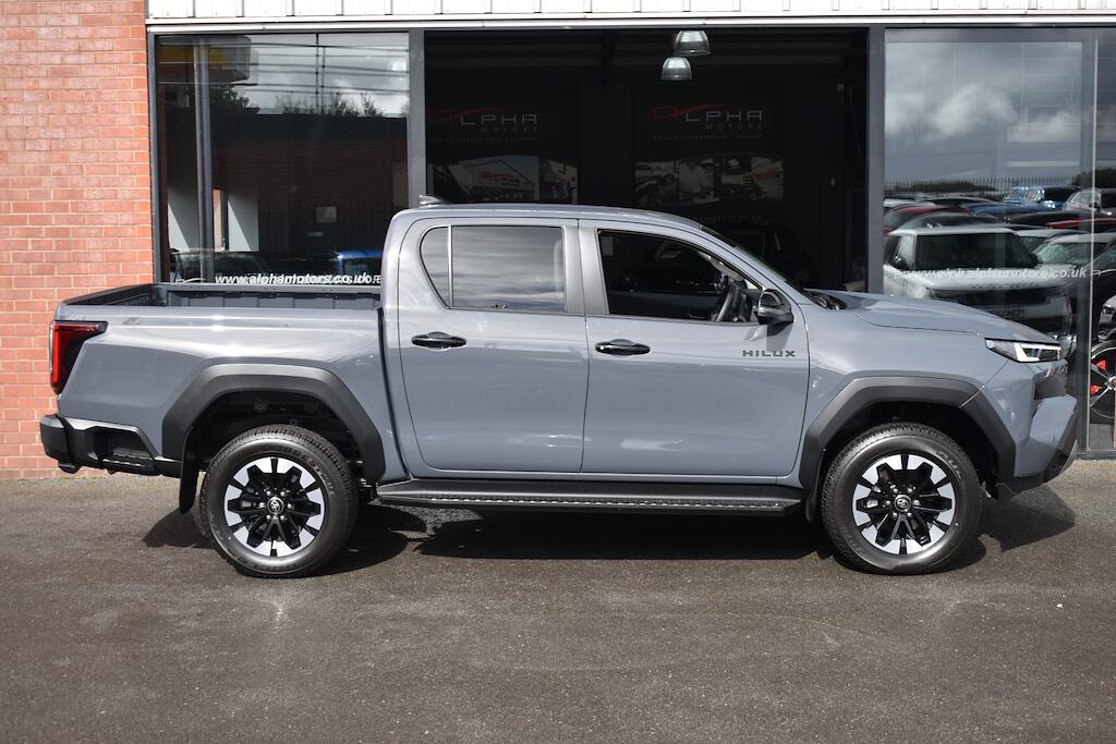 Toyota Hilux view 13