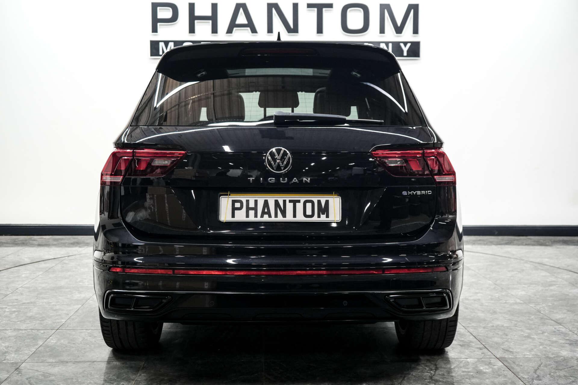 Volkswagen Tiguan view 4