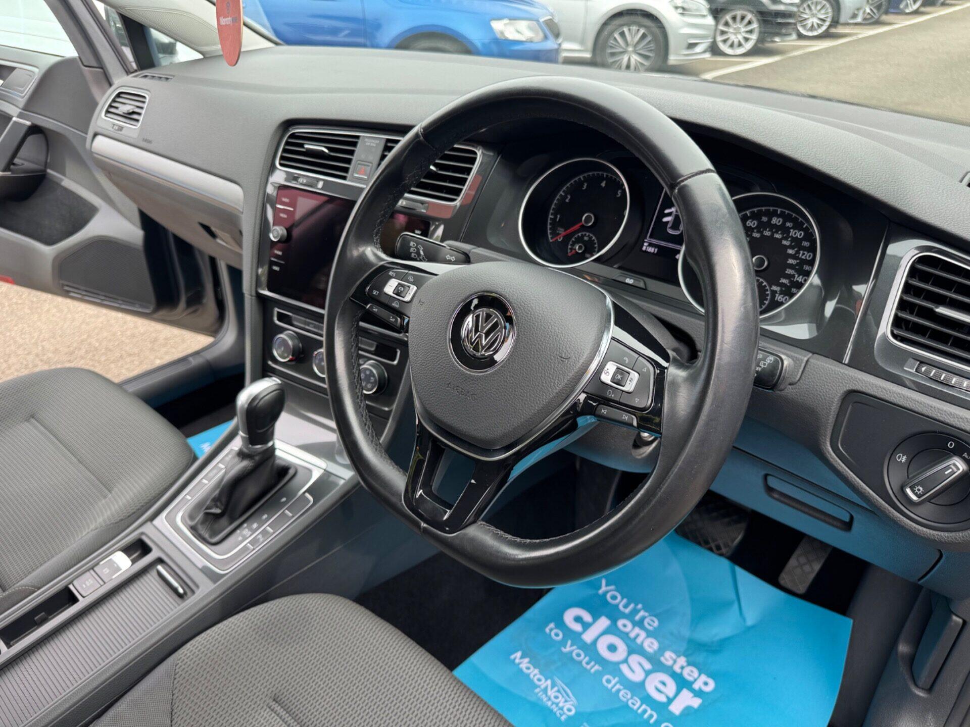 Volkswagen Golf view 37