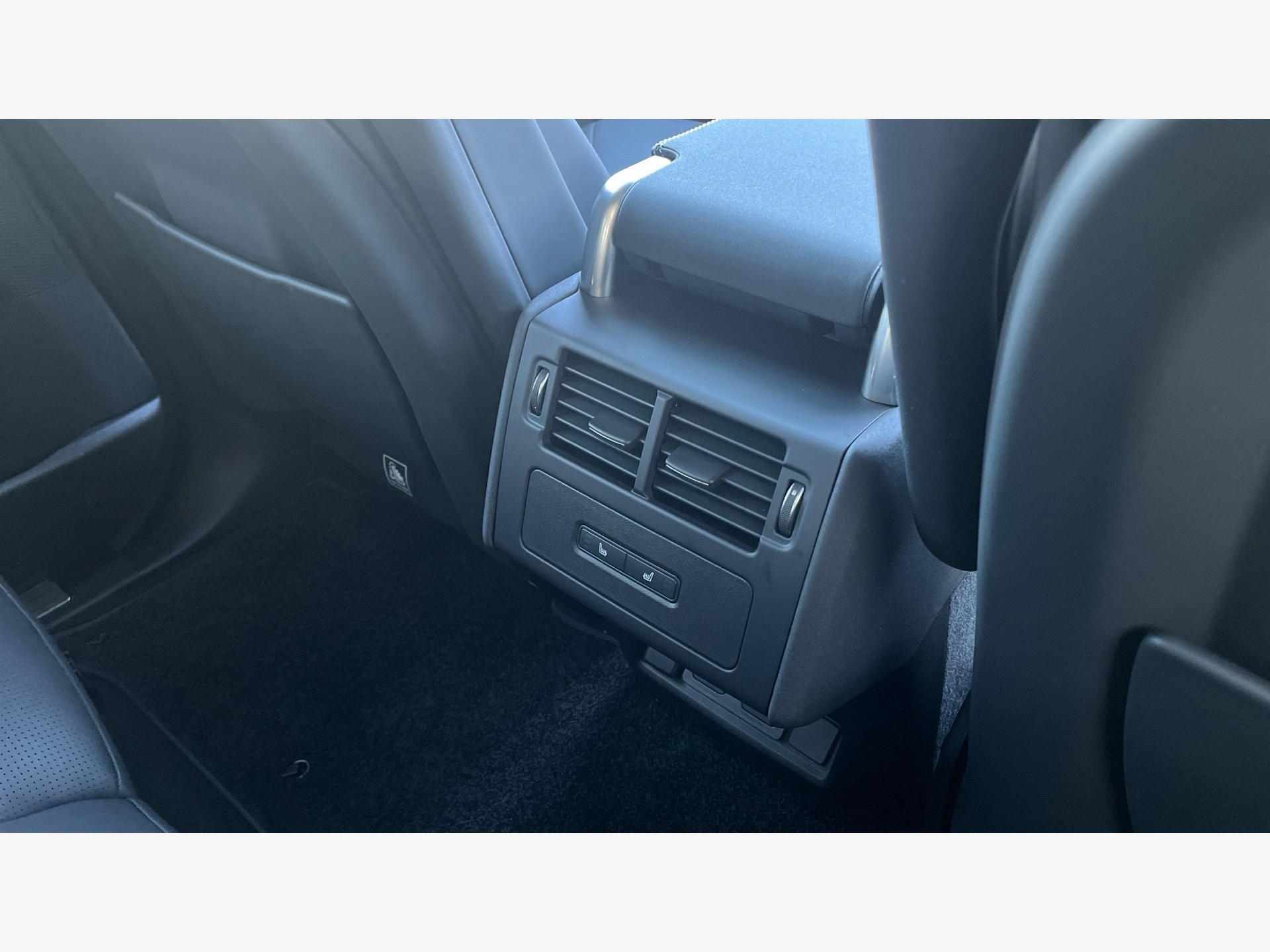 Land Rover Discovery view 22