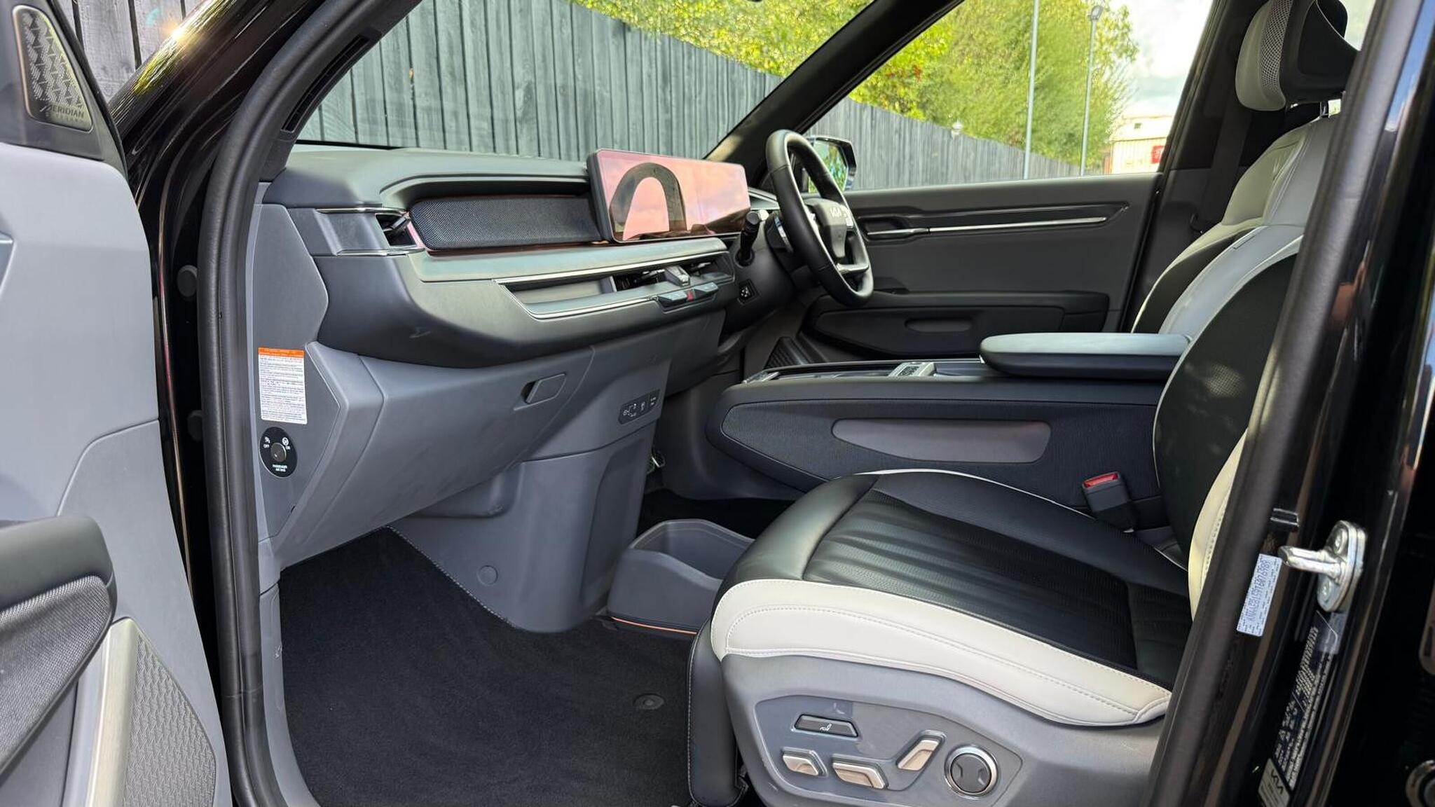 Kia EV9 view 24