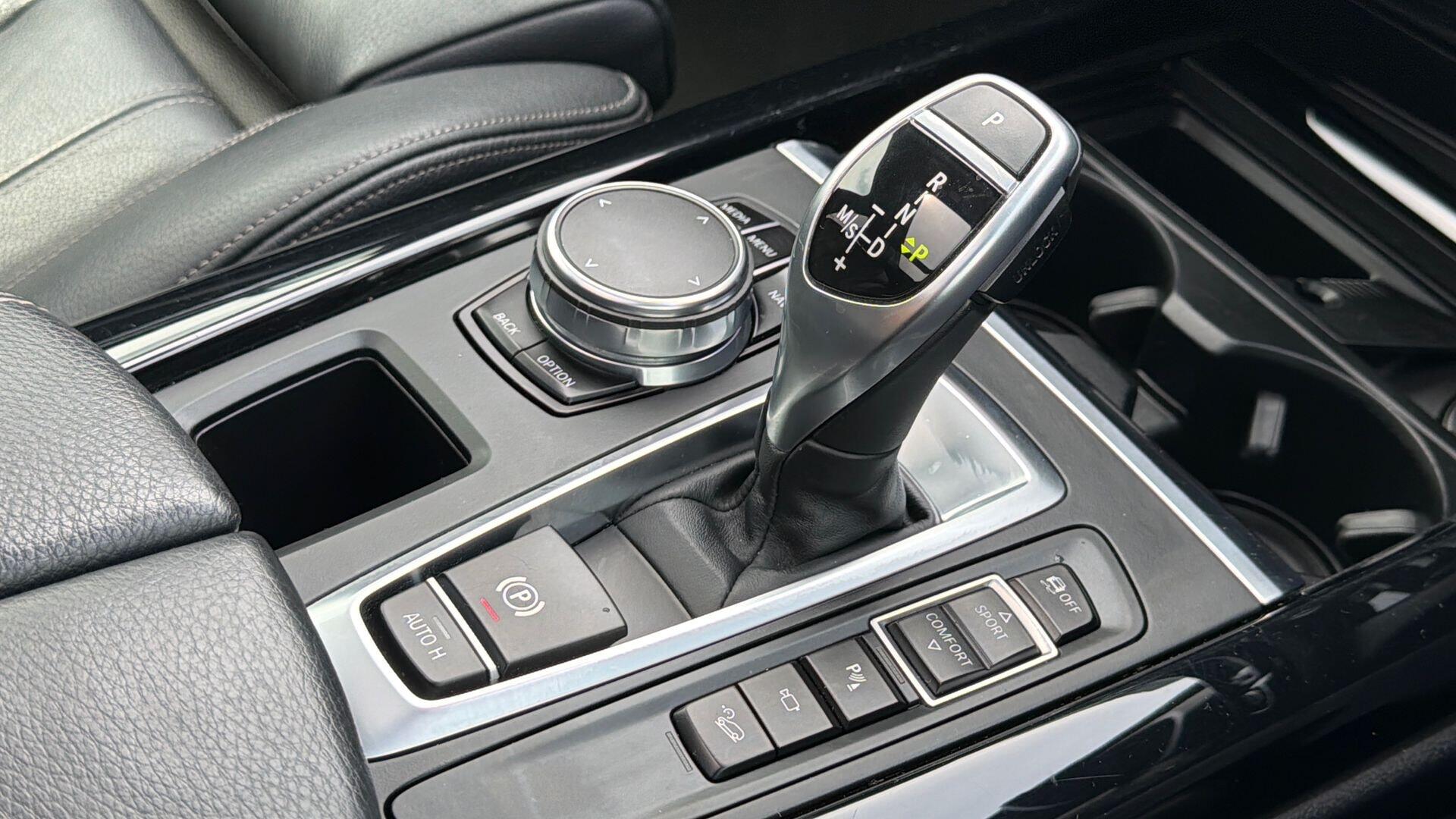BMW X5 view 10