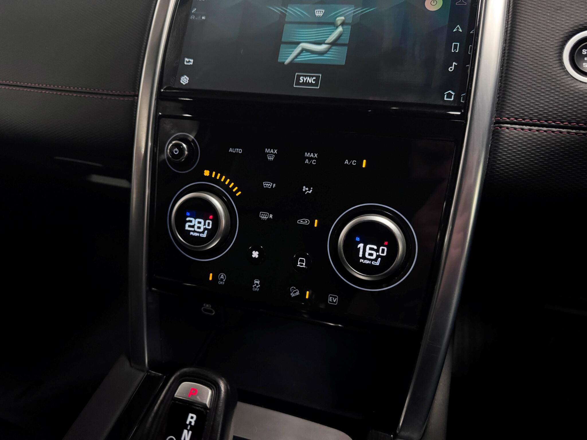 Land Rover Discovery Sport view 35