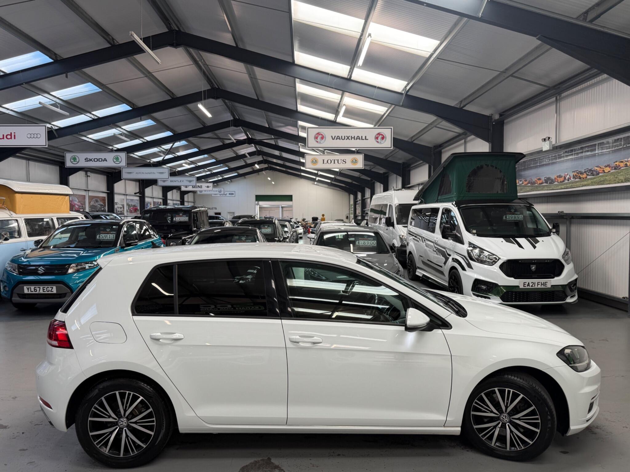 Volkswagen Golf view 14