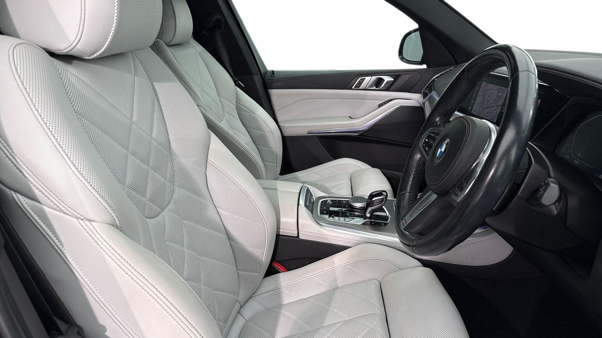 BMW X5 view 11